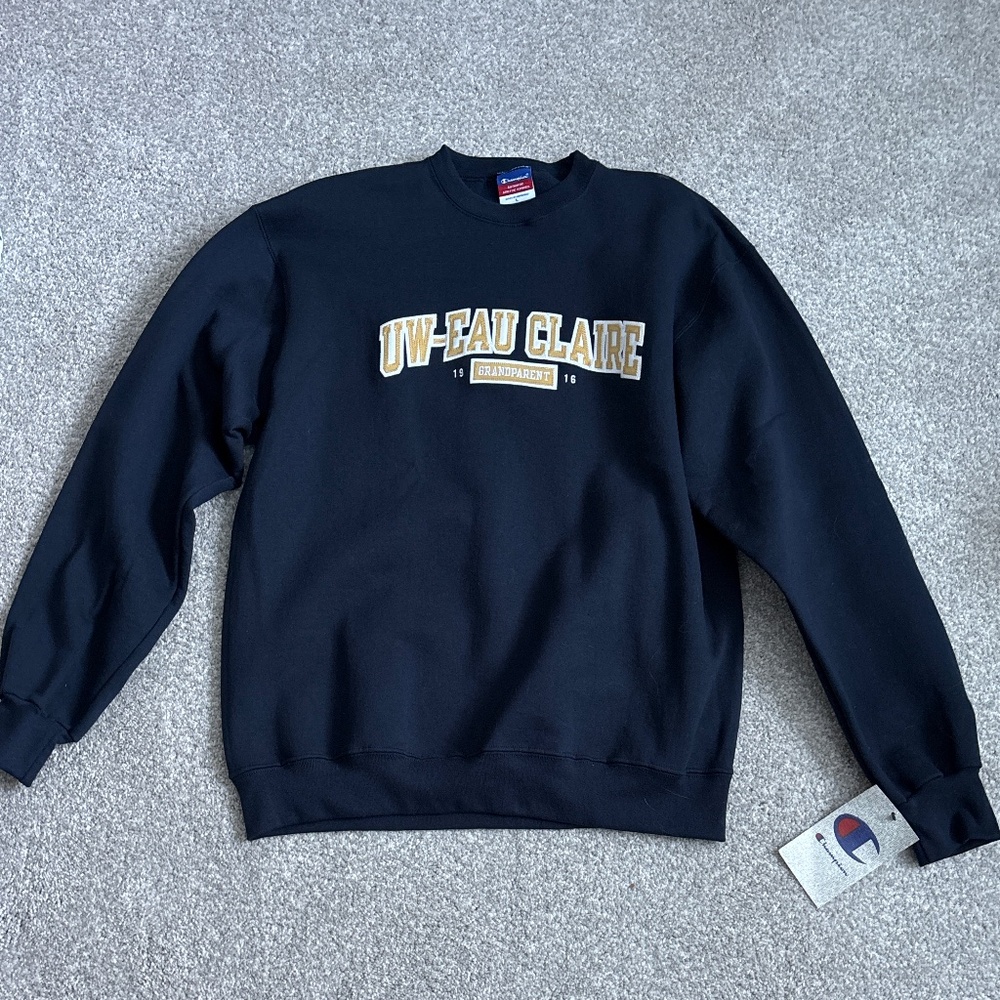 NEW University of Wisconsin UW Eau Claire UWEC Grandparent Sweatshirt Sz large